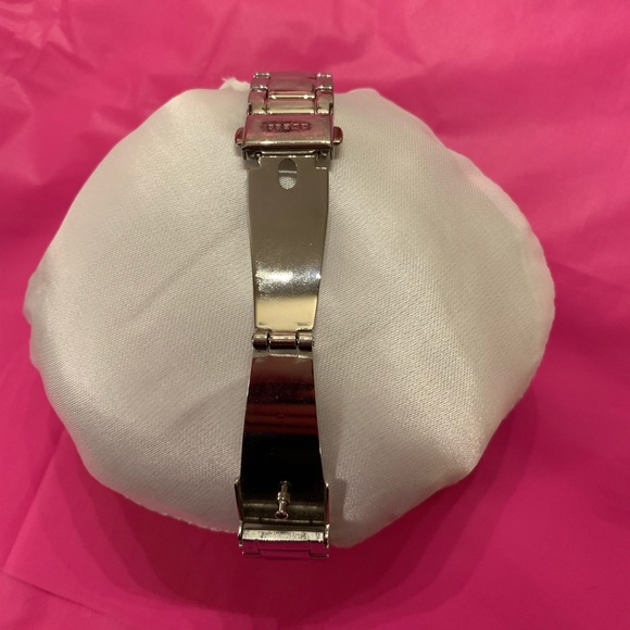 Guess Timepiece - Picture 4 of 7